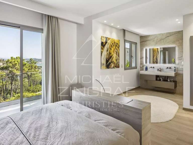 House Mandelieu-la-Napoule - 4 bedrooms - 290m²