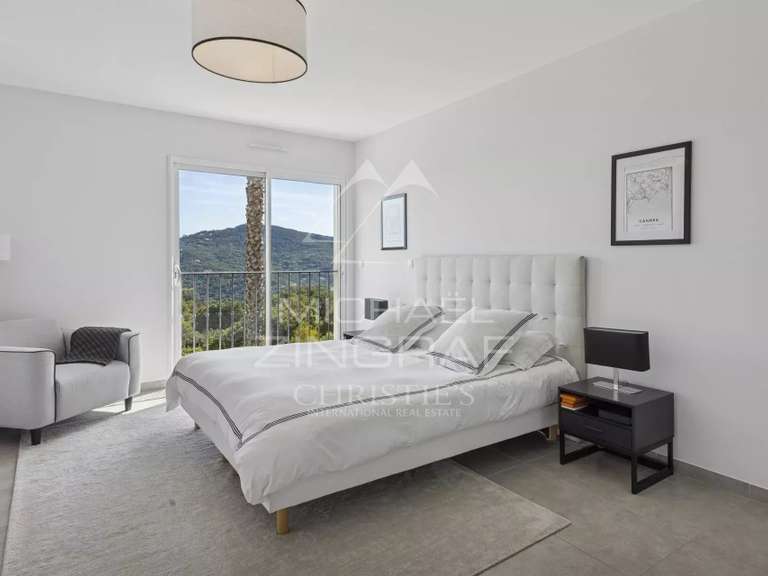 House Mandelieu-la-Napoule - 4 bedrooms - 264m²