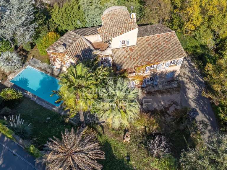 House Mandelieu-la-Napoule - 4 bedrooms - 202m²