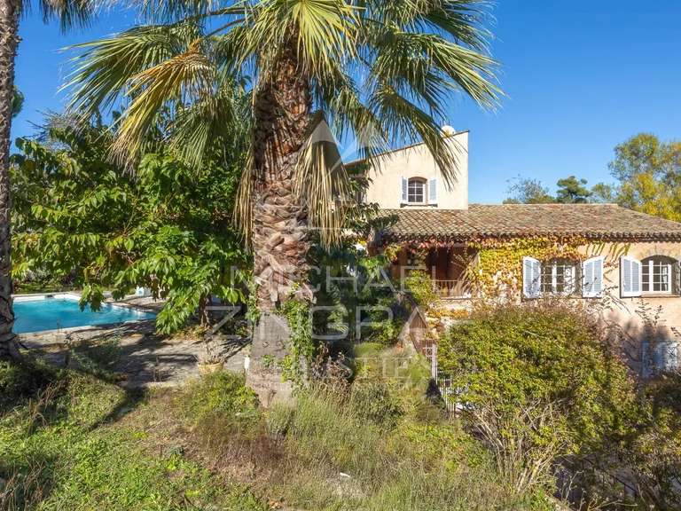 House Mandelieu-la-Napoule - 4 bedrooms - 202m²