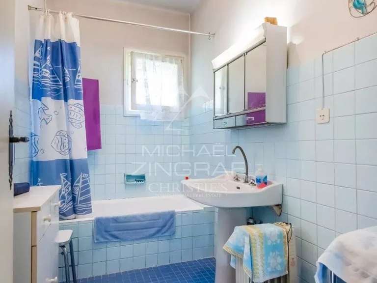 House Mandelieu-la-Napoule - 6 bedrooms - 230m²