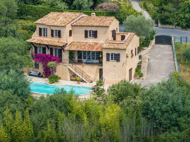 House Mandelieu-la-Napoule - 4 bedrooms - 200m²