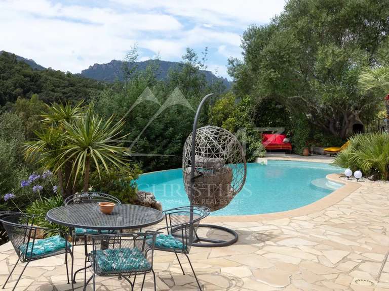 House Mandelieu-la-Napoule - 4 bedrooms - 200m²