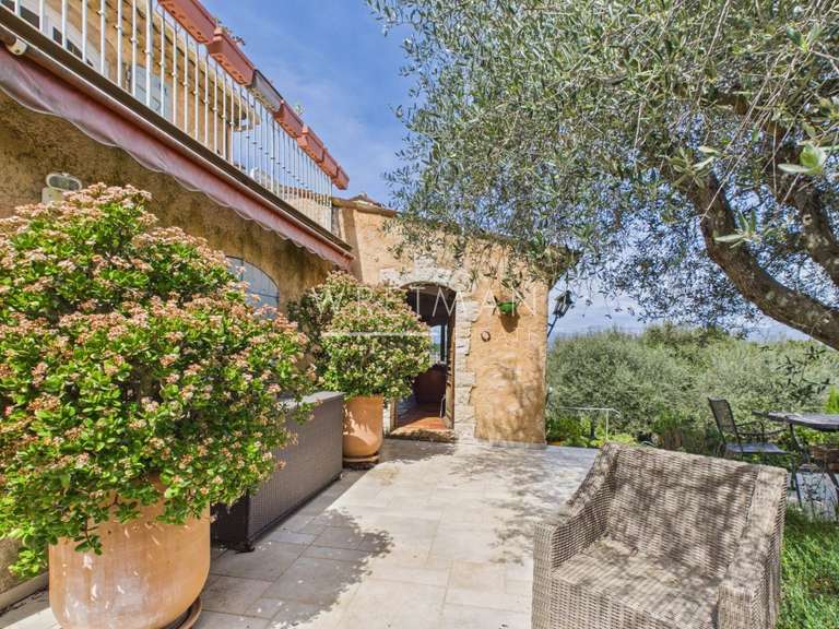 House Mandelieu-la-Napoule - 4 bedrooms - 251m²