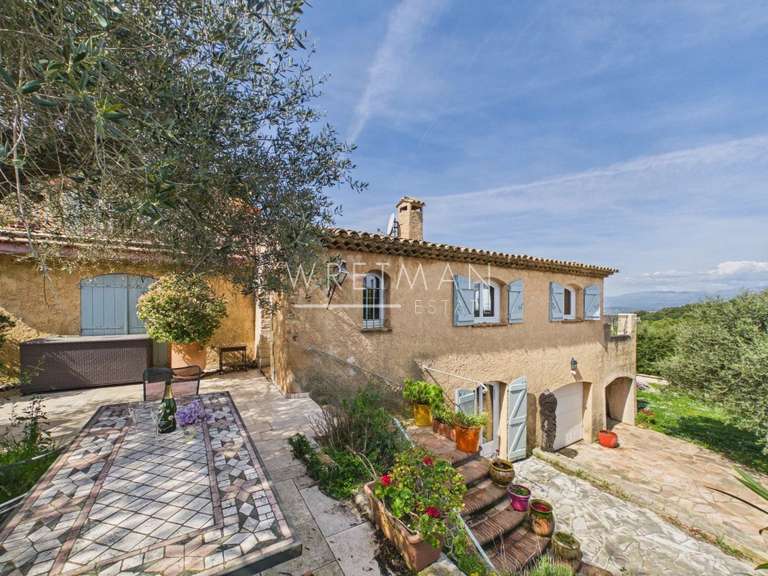 House Mandelieu-la-Napoule - 4 bedrooms - 251m²