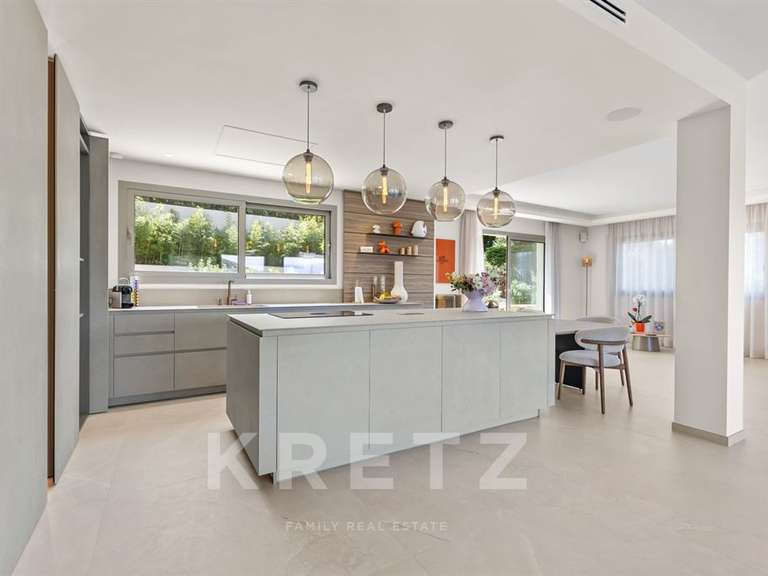 Maison Mandelieu-la-Napoule - 4 chambres - 300m²