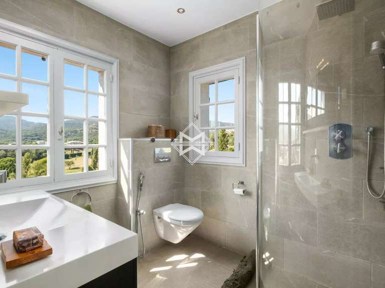 Villa Mandelieu-la-Napoule - 6 bedrooms - 304m²