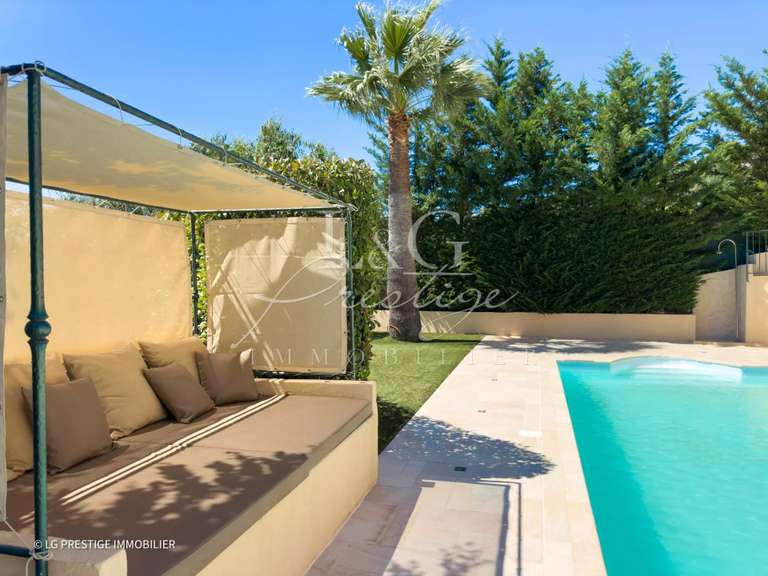 Villa Mandelieu-la-Napoule - 5 bedrooms - 249m²