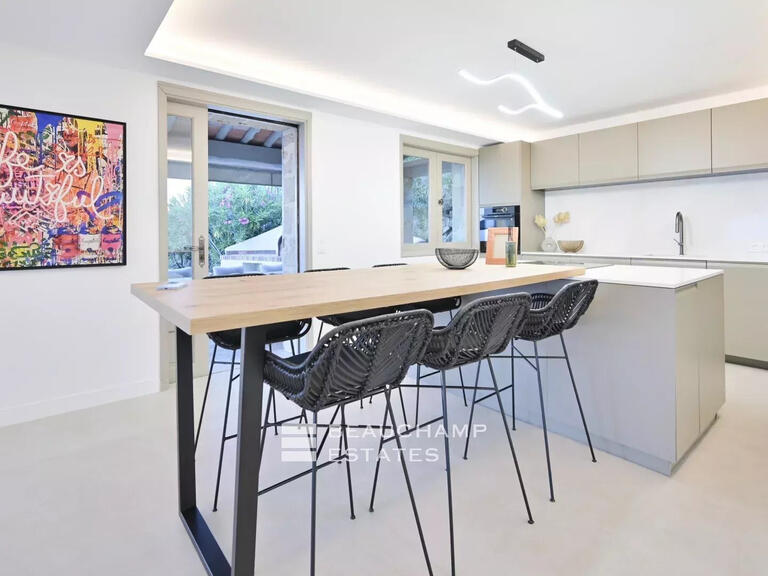 Villa Mandelieu-la-Napoule - 4 chambres - 301m²
