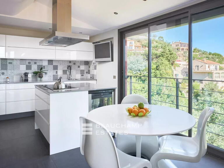 Villa Mandelieu-la-Napoule - 5 chambres - 301m²