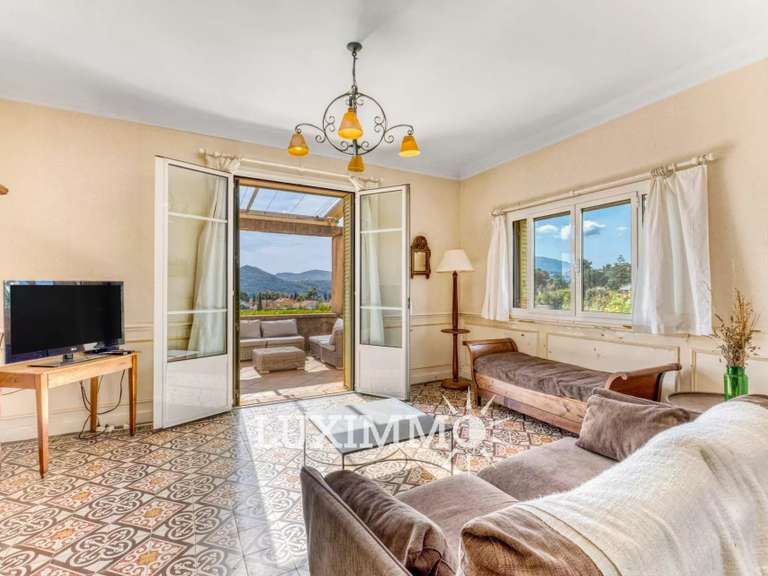 Villa Mandelieu-la-Napoule - 5 chambres - 260m²