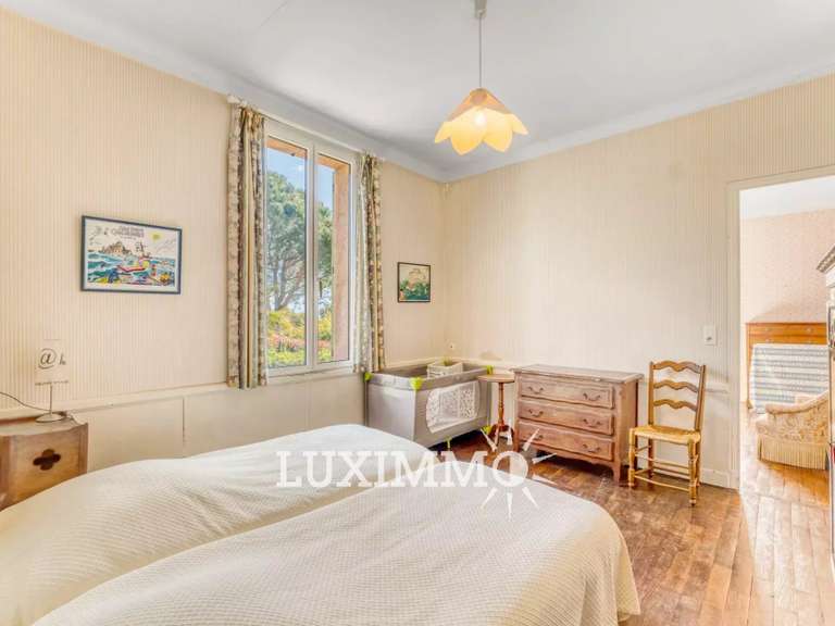 Villa Mandelieu-la-Napoule - 5 chambres - 260m²