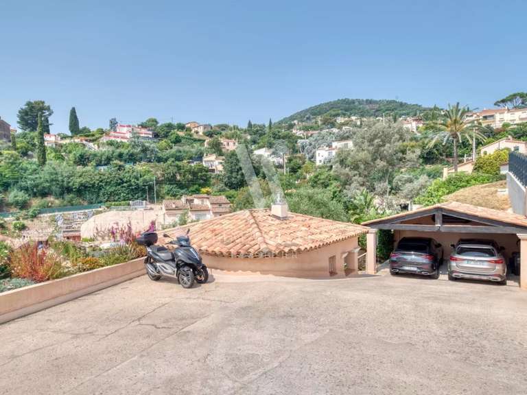 Villa Mandelieu-la-Napoule - 4 chambres - 221m²