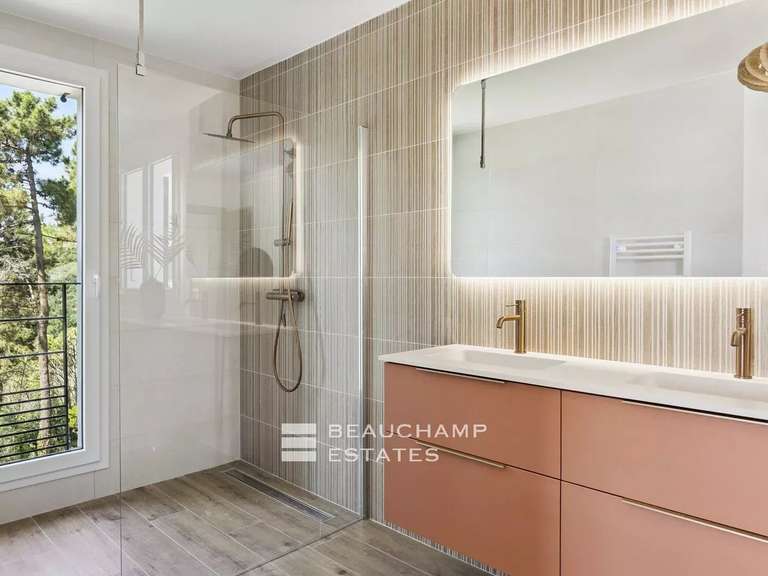 Villa Mandelieu-la-Napoule - 5 chambres - 275m²