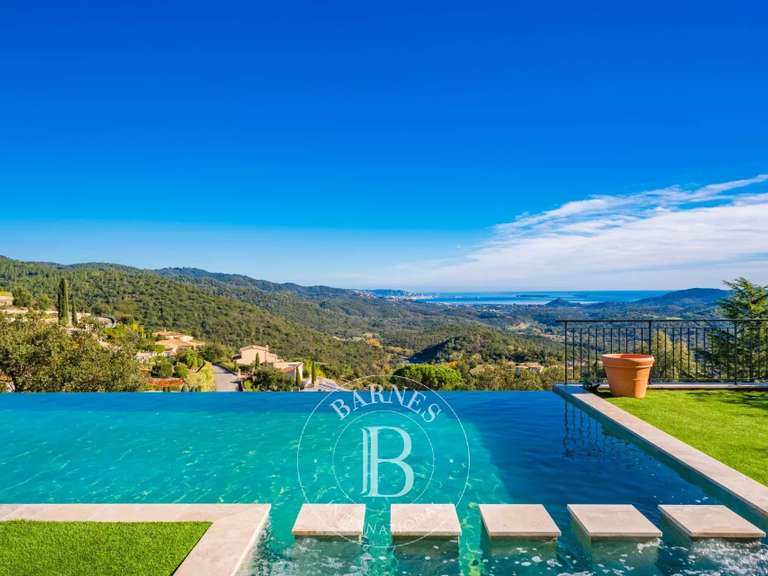 Villa Mandelieu-la-Napoule - 4 bedrooms - 242m²