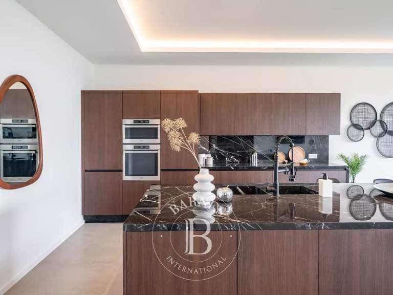 Villa Mandelieu-la-Napoule - 4 bedrooms - 242m²