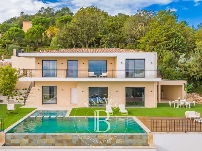 Villa Mandelieu-la-Napoule - 4 bedrooms - 242m²