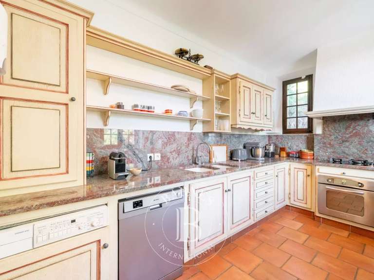 Villa Mandelieu-la-Napoule - 5 chambres - 180m²