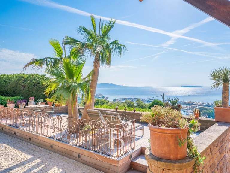 Villa Mandelieu-la-Napoule - 5 chambres - 180m²