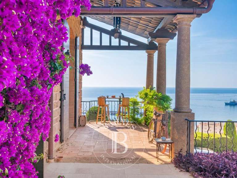 Villa Mandelieu-la-Napoule - 5 chambres - 180m²