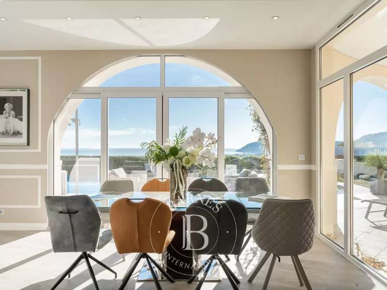 Villa with Sea view Mandelieu-la-Napoule - 5 bedrooms - 319m²
