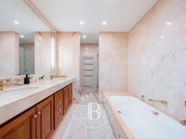 Villa Mandelieu-la-Napoule - 4 chambres - 289m²