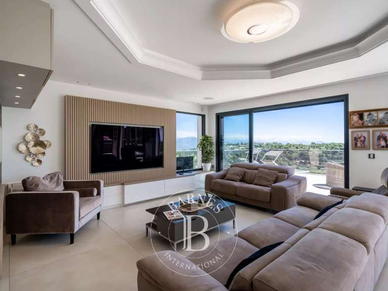 Villa Mandelieu-la-Napoule - 4 chambres - 221m²