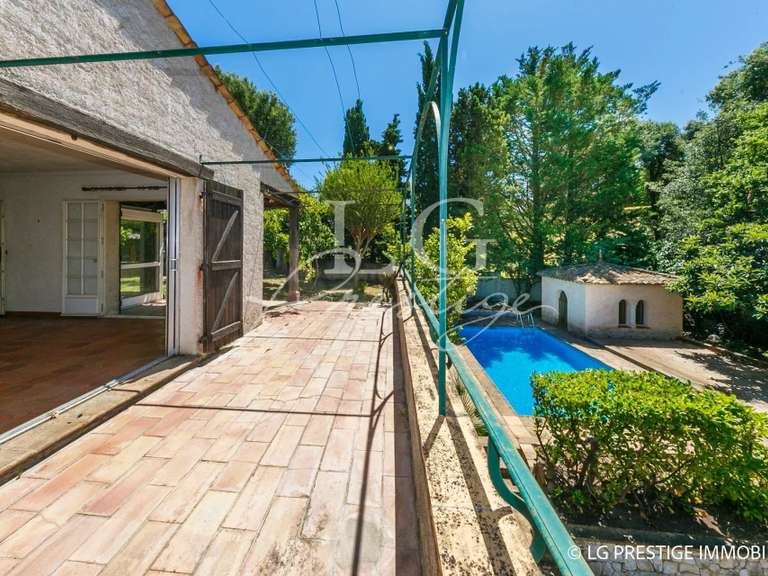 Villa Mandelieu-la-Napoule - 5 chambres - 250m²