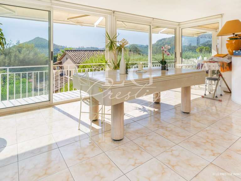 Villa Mandelieu-la-Napoule - 4 bedrooms - 199m²