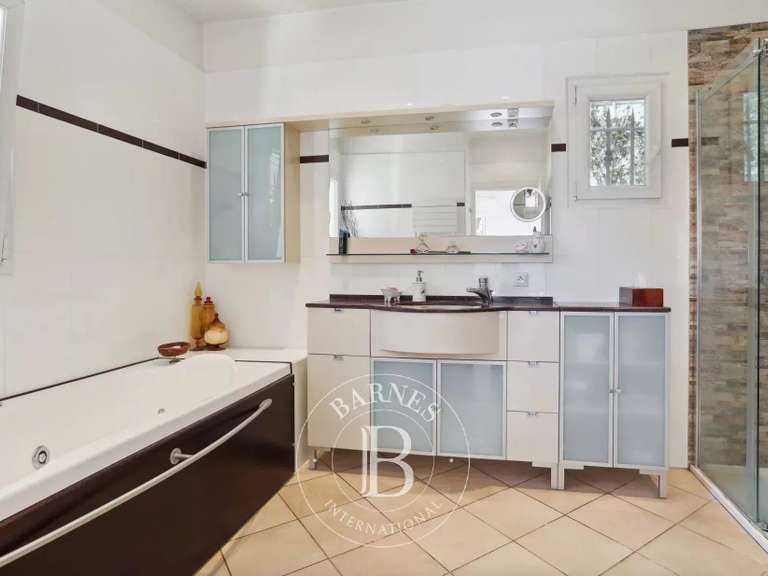 Villa with Sea view Mandelieu-la-Napoule - 4 bedrooms - 305m²