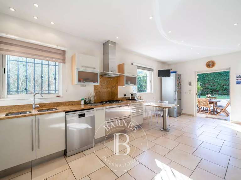 Villa with Sea view Mandelieu-la-Napoule - 4 bedrooms - 305m²