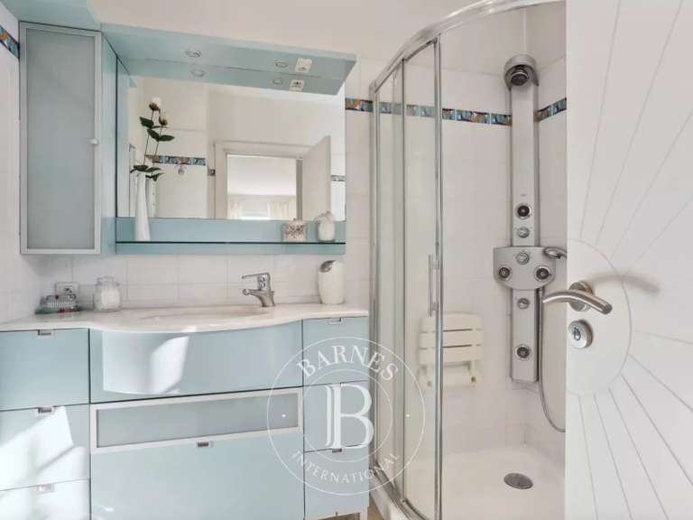 Villa with Sea view Mandelieu-la-Napoule - 4 bedrooms - 305m²