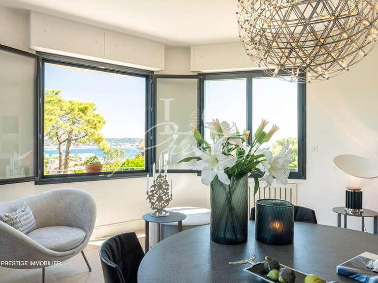 Villa Mandelieu-la-Napoule - 3 bedrooms - 212m²