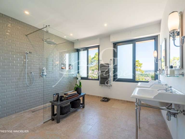 Villa Mandelieu-la-Napoule - 3 bedrooms - 212m²