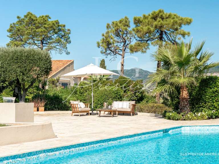 Villa Mandelieu-la-Napoule - 3 bedrooms - 212m²
