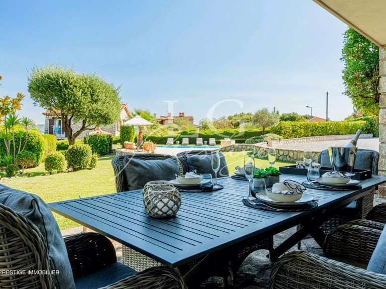 Villa Mandelieu-la-Napoule - 3 bedrooms - 212m²