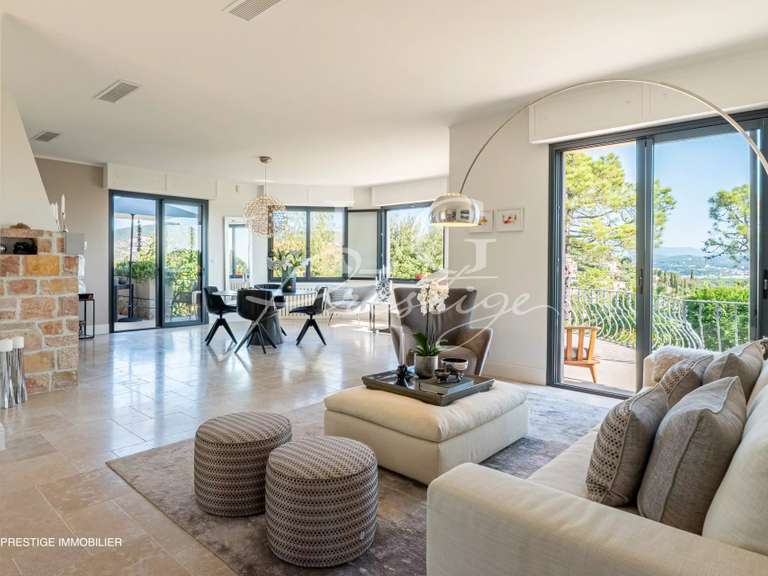 Villa Mandelieu-la-Napoule - 3 bedrooms - 212m²