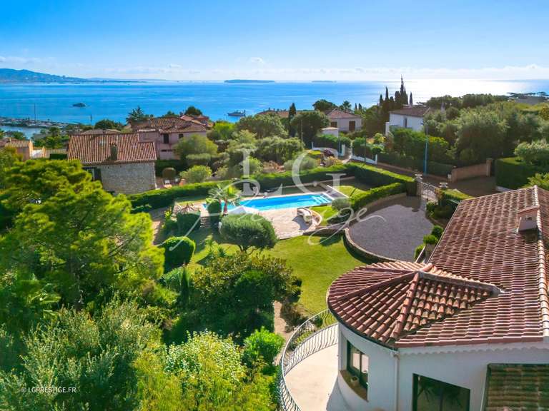 Villa Mandelieu-la-Napoule - 3 bedrooms - 212m²