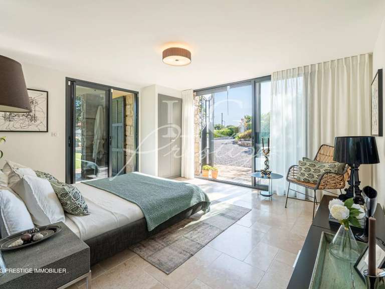 Villa Mandelieu-la-Napoule - 3 bedrooms - 212m²