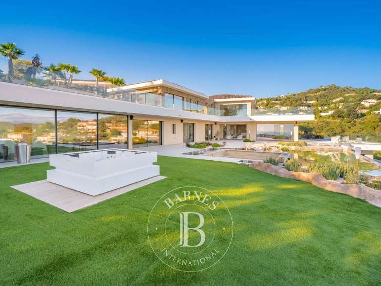 Villa with Sea view Mandelieu-la-Napoule - 4 bedrooms - 560m²