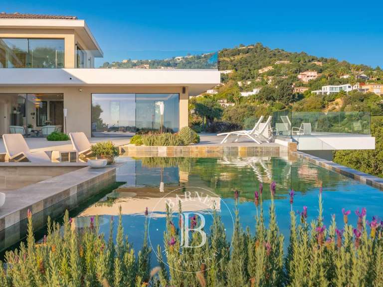 Villa with Sea view Mandelieu-la-Napoule - 4 bedrooms - 560m²