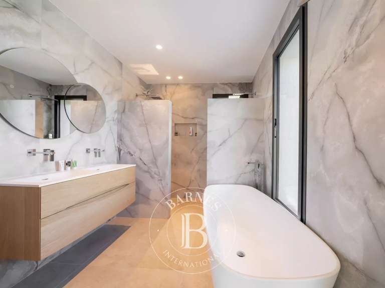 Villa with Sea view Mandelieu-la-Napoule - 4 bedrooms - 560m²