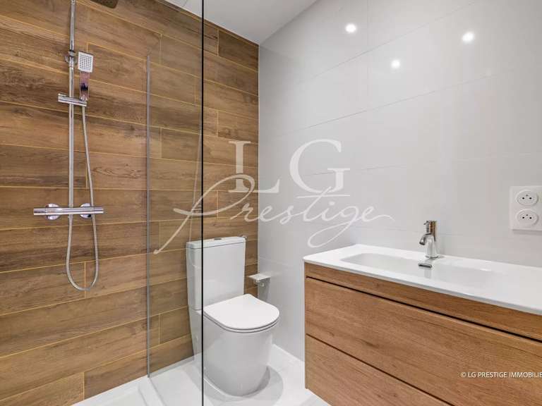 Villa with Sea view Mandelieu-la-Napoule - 3 bedrooms - 187m²