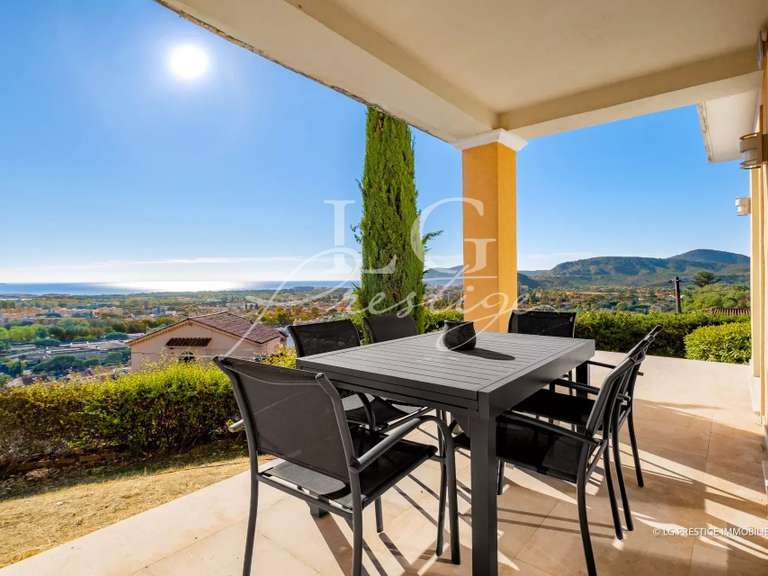 Villa with Sea view Mandelieu-la-Napoule - 3 bedrooms - 118m²