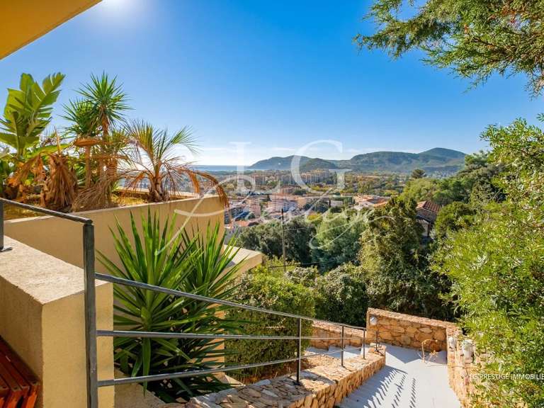 Villa with Sea view Mandelieu-la-Napoule - 3 bedrooms - 118m²