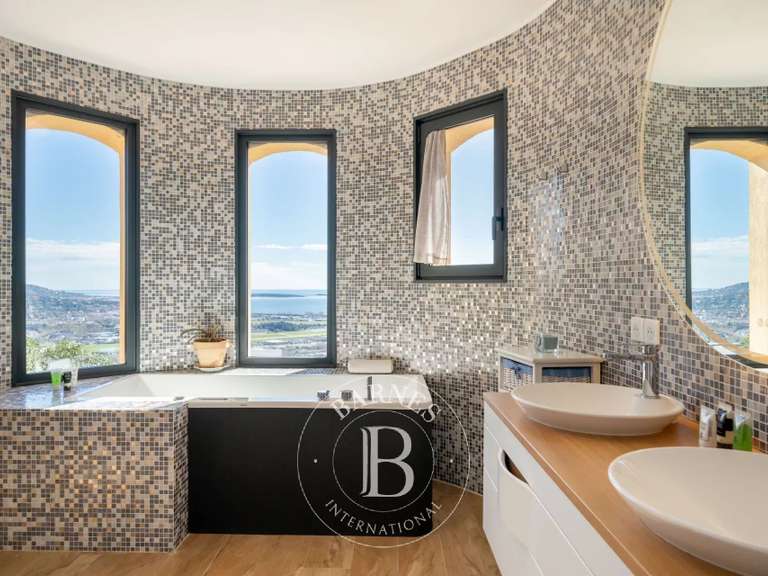 Villa with Sea view Mandelieu-la-Napoule - 4 bedrooms - 327m²