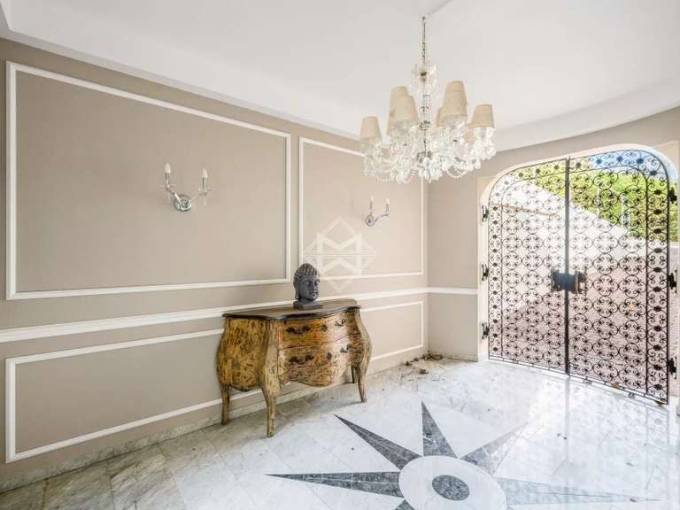 Villa Mandelieu-la-Napoule - 5 bedrooms - 299m²
