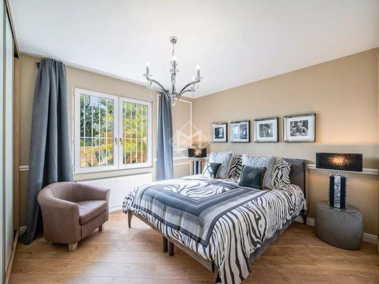 Villa Mandelieu-la-Napoule - 5 chambres - 299m²