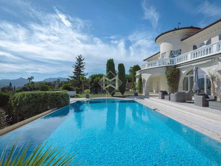 Villa Mandelieu-la-Napoule - 5 bedrooms - 299m²