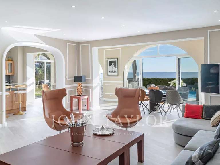 Villa with Sea view Mandelieu-la-Napoule - 6 bedrooms - 299m²